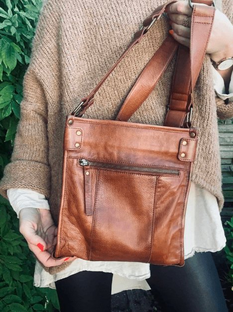 Crossbody XL DORA walnut - VIAMAJA.DK