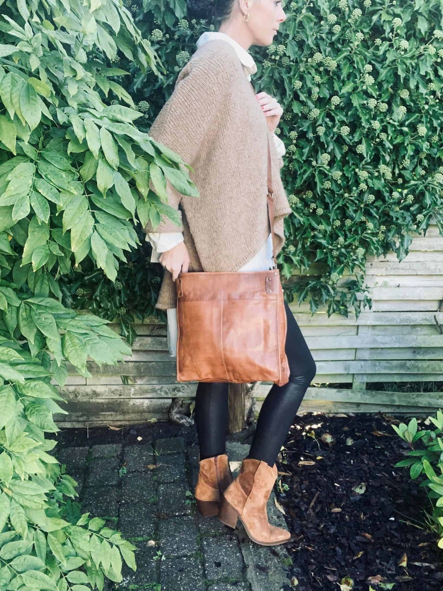 Crossbody XL DORA walnut - VIAMAJA.DK