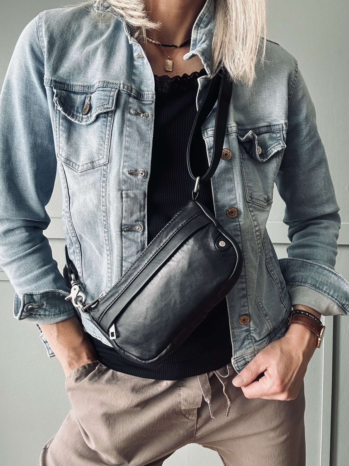 Crossover Mobil – Black - VIAMAJA.DK