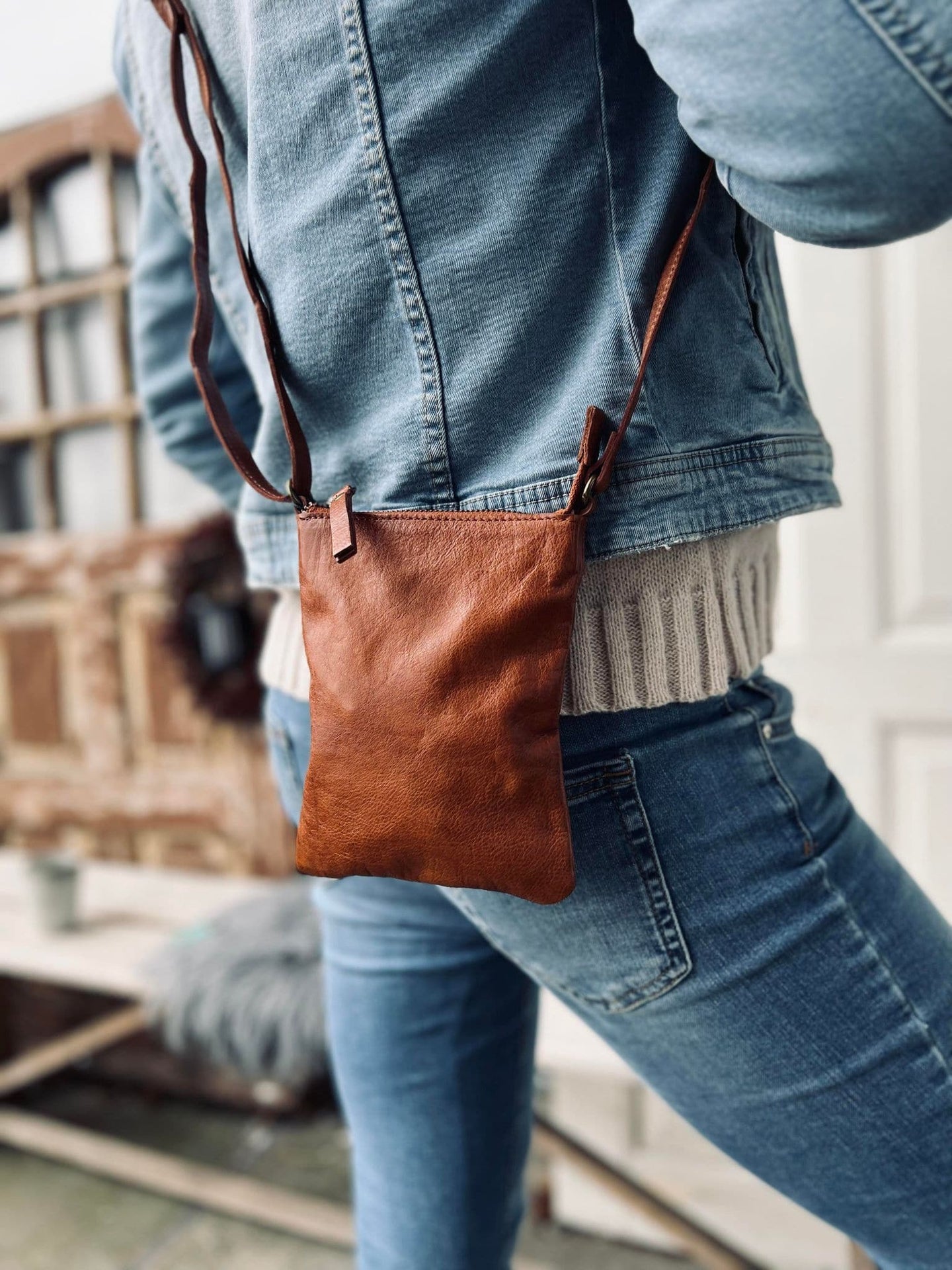 Crossover mobiltaske - OLINE Walnut - VIAMAJA.DK