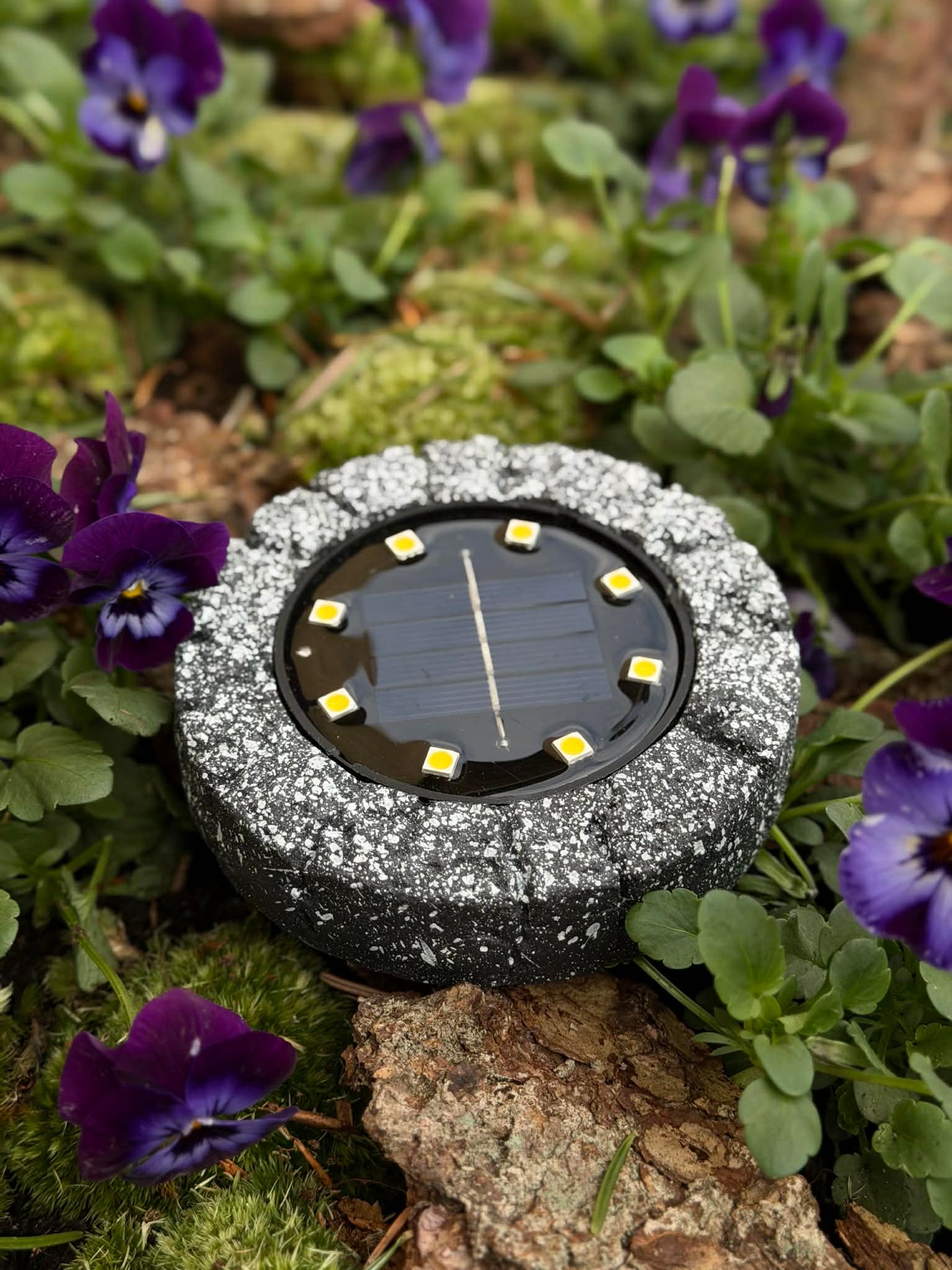Solcells-spotlampa stonelook