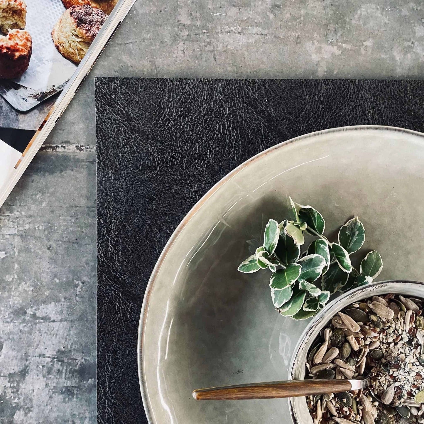 Dækkeserviet 30×45 – Mat Sort - VIAMAJA.DK