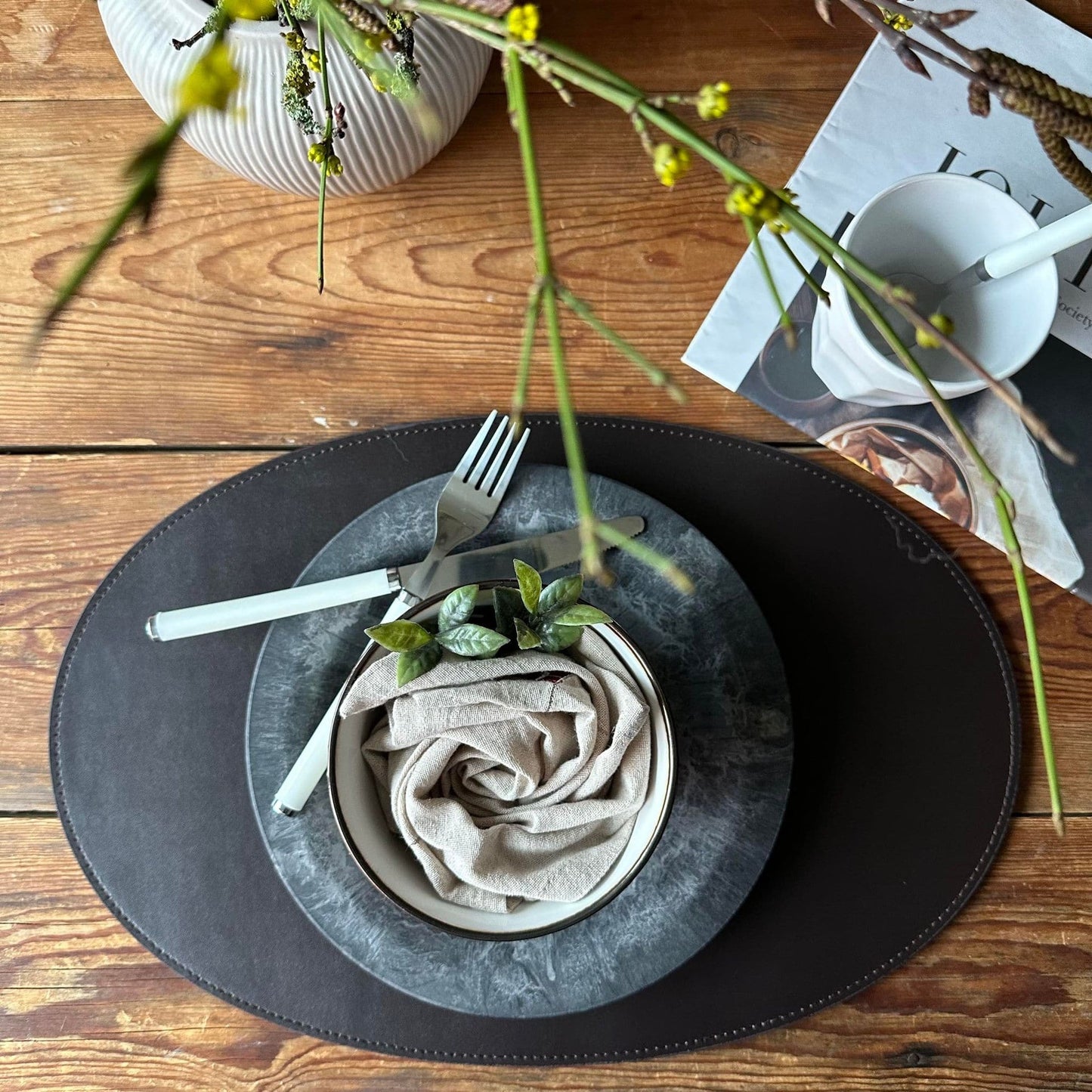 Dækkeserviet – Brun læder - VIAMAJA.DK