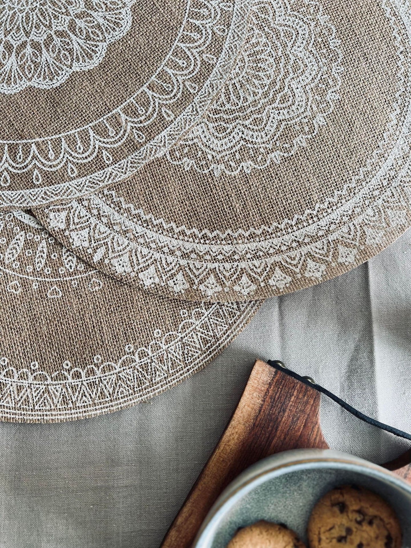 Dækkeserviet i Jute - White boheme Mix - VIAMAJA.DK