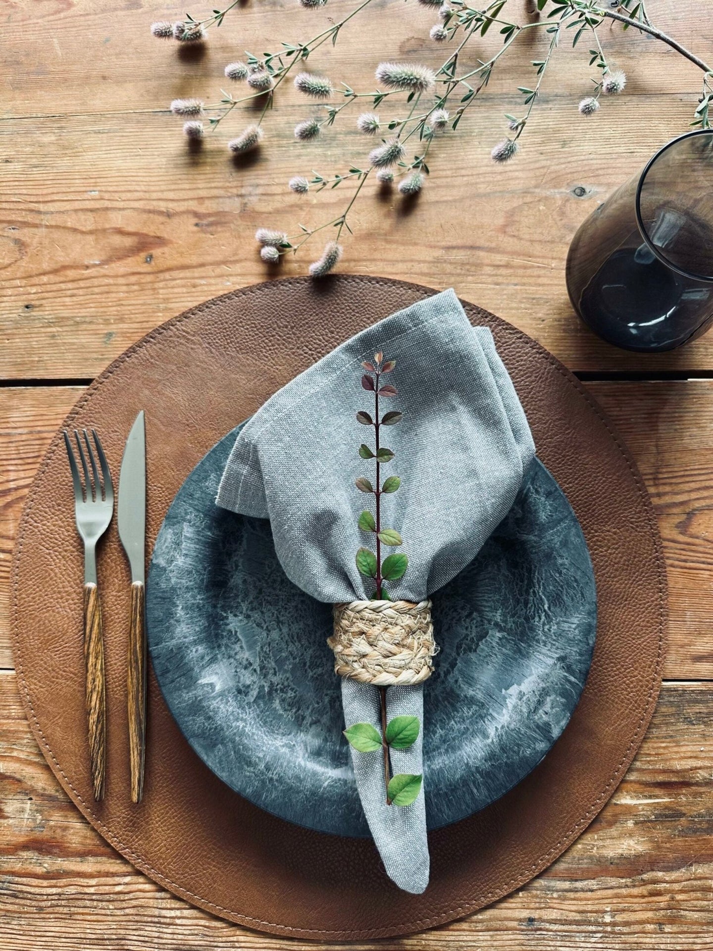 Dækkeserviet Rund – Vendbar Cognac / Natur - VIAMAJA.DK