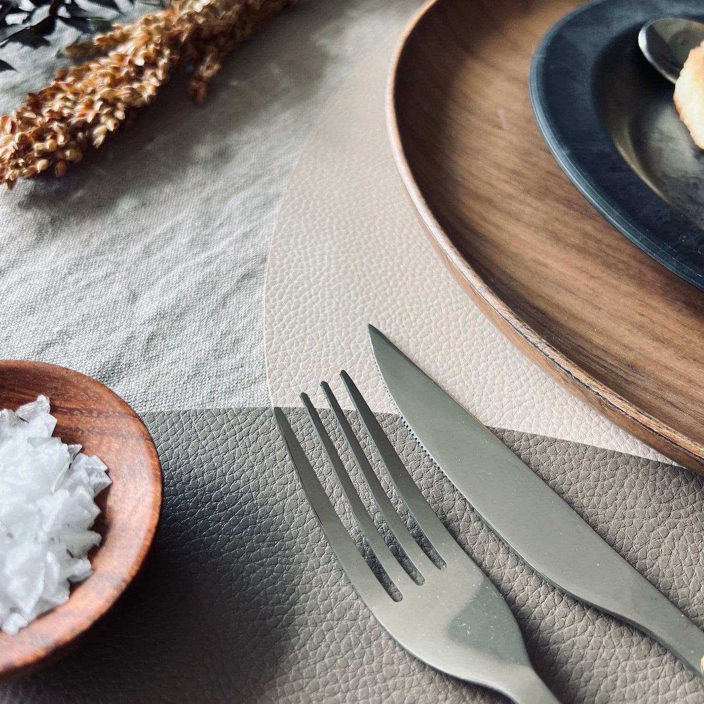 Dækkeserviet - Vendbar Beige / Taupe - VIAMAJA.DK