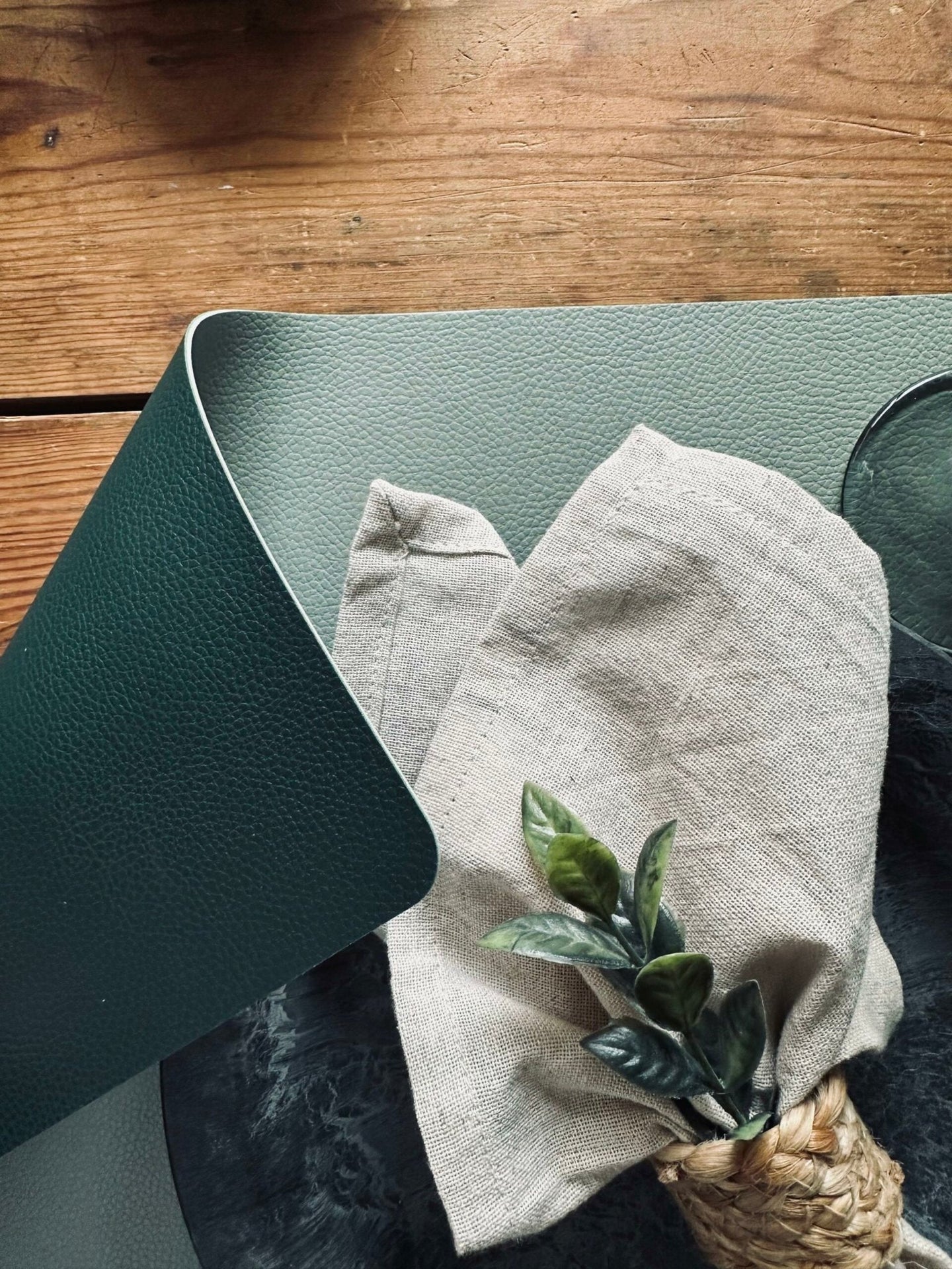 Dækkeserviet – Vendbar mint / flaskegrøn - VIAMAJA.DK