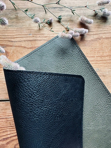 Dækkeserviet – Vendbar Sort / Oliven - VIAMAJA.DK