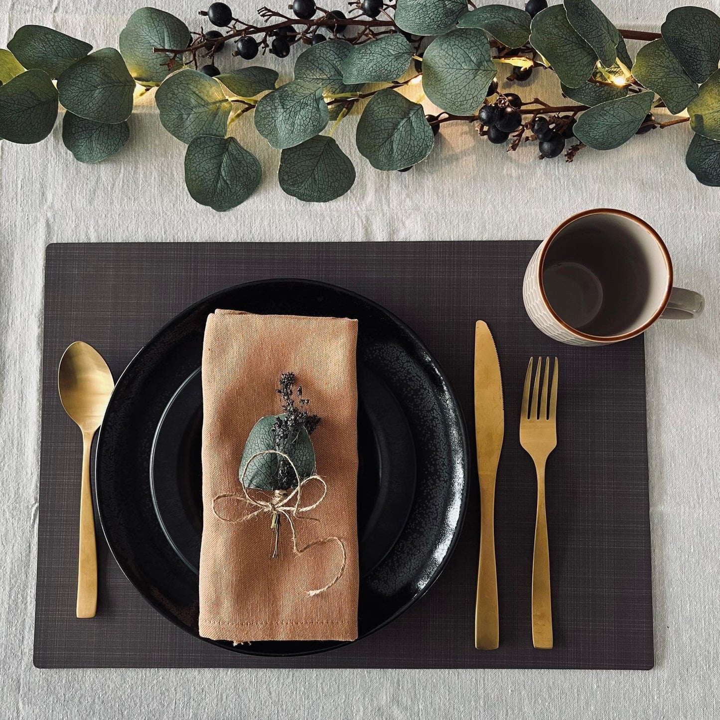 Dækkeserviet - VITA Brown - VIAMAJA.DK