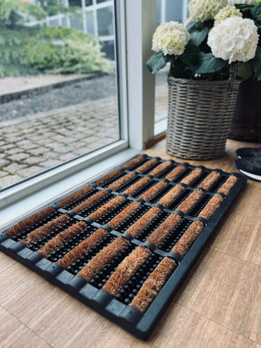 Dørmåtte - GUMMI MED BØRSTE I NATUR - 45x75cm - VIAMAJA.DK