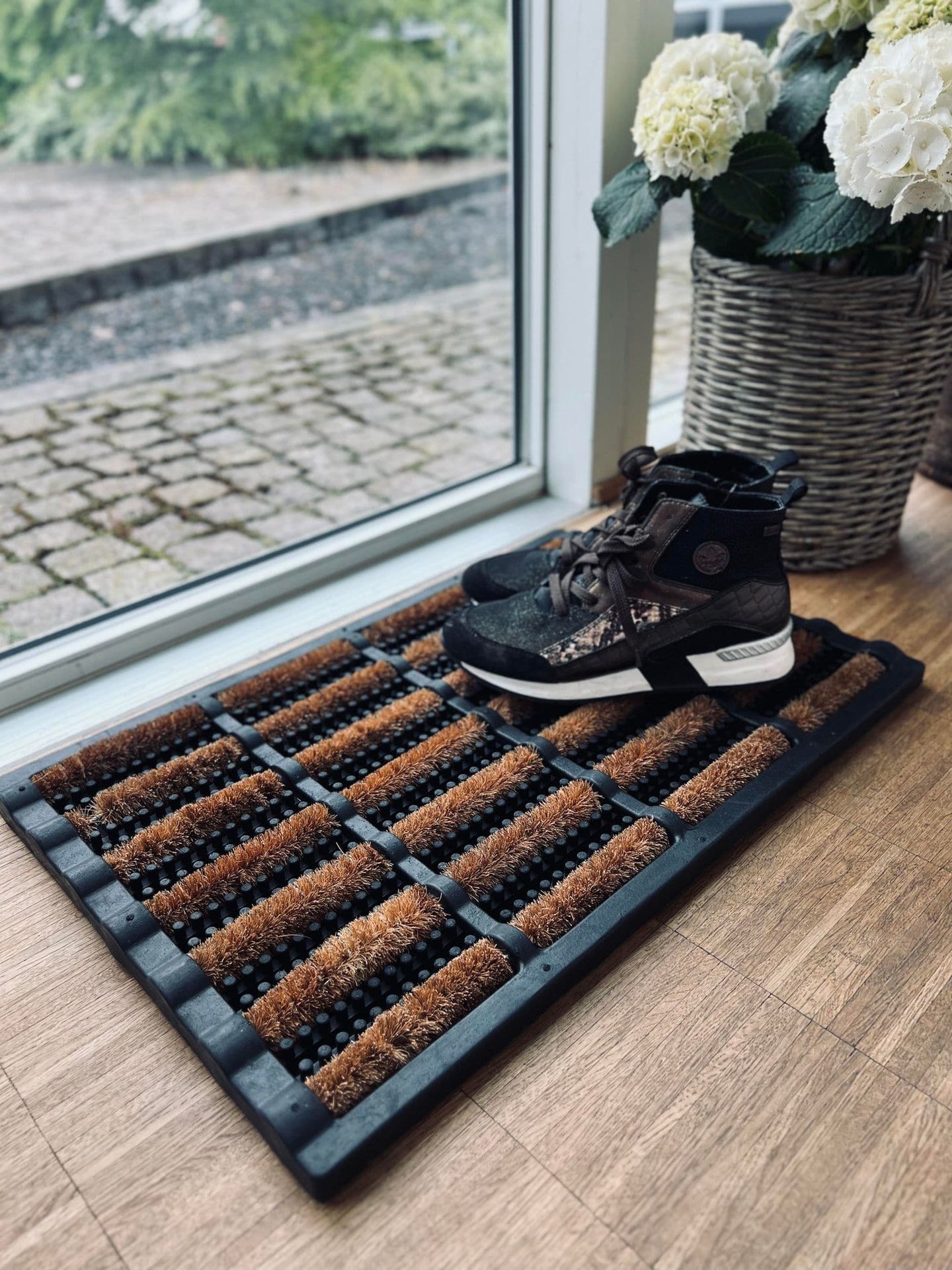 Dørmåtte - GUMMI MED BØRSTE I NATUR - 45x75cm - VIAMAJA.DK