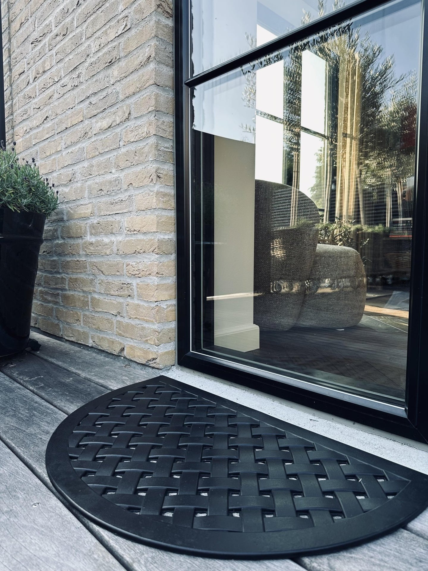 Dørmåtte - Sort halvmåne - VIAMAJA.DK