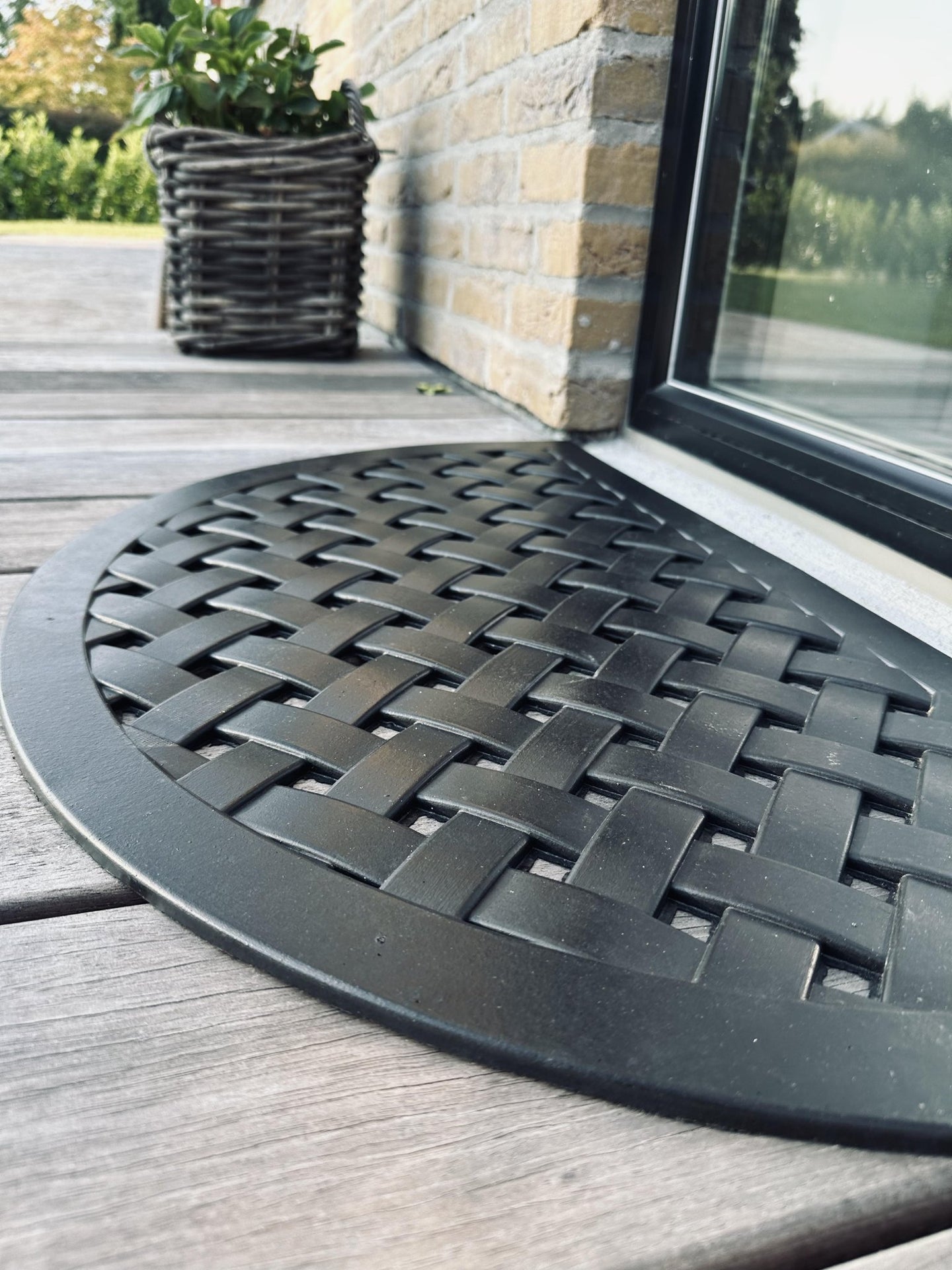 Dørmåtte - Sort halvmåne - VIAMAJA.DK