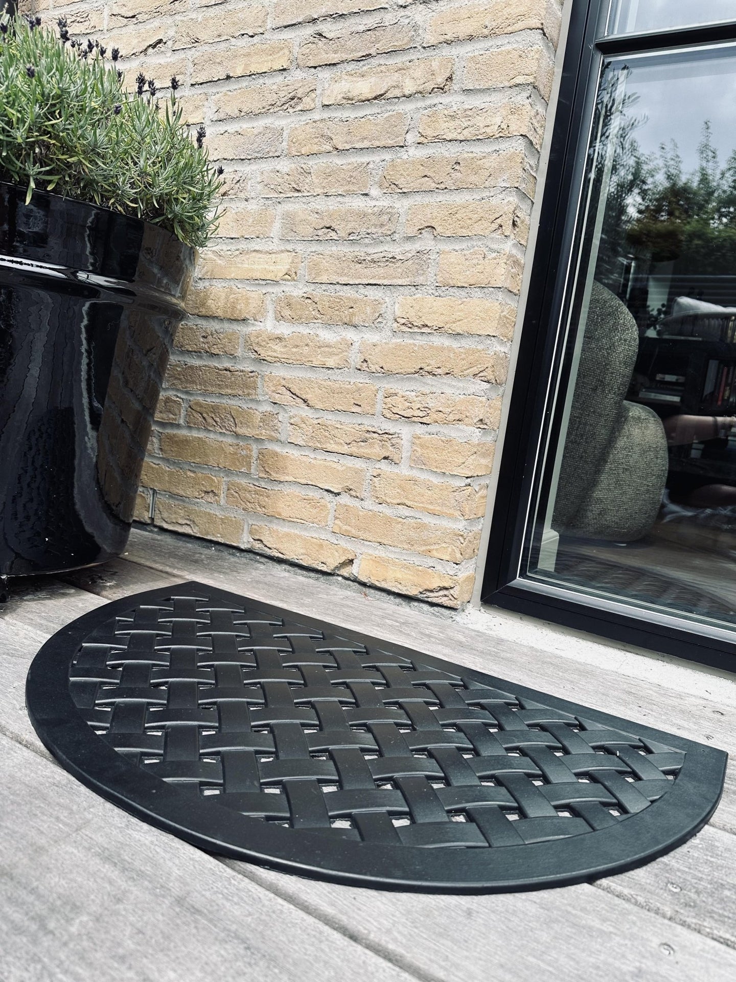 Dørmåtte - Sort halvmåne - VIAMAJA.DK