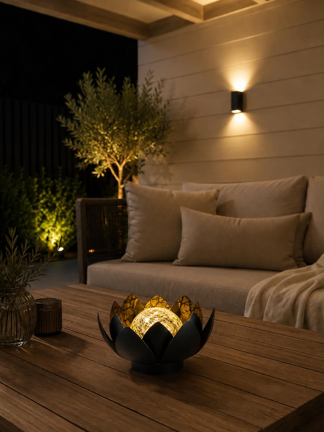 Lotus med solceller