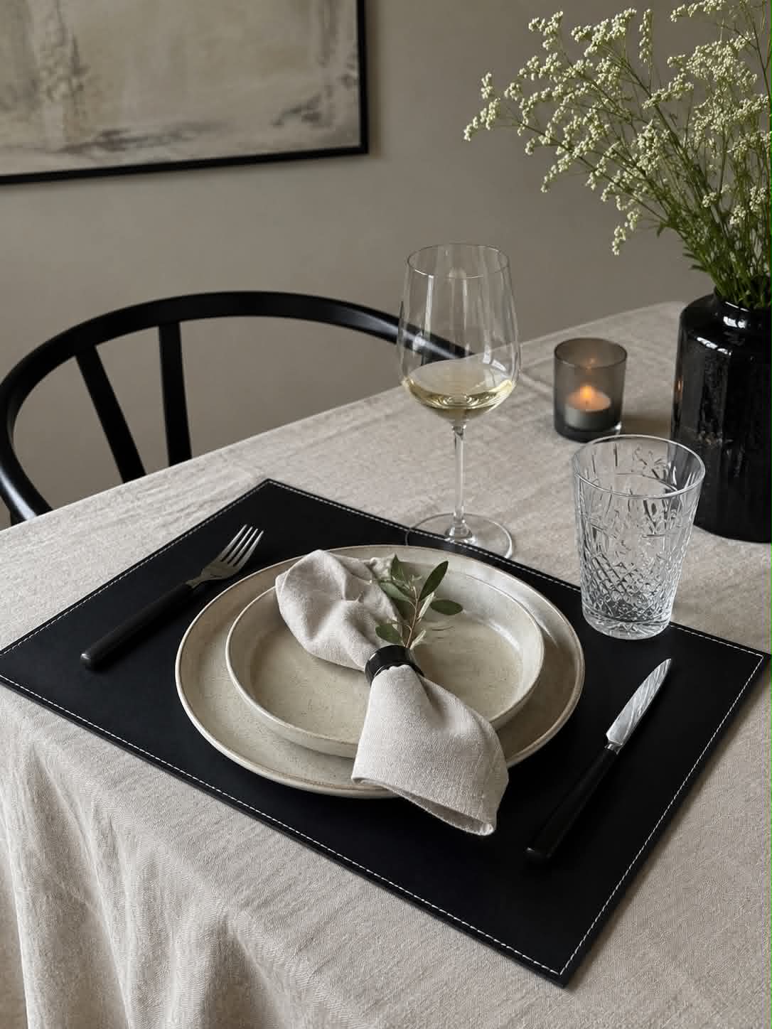Bordsunderlägg – Svart 30x45 med vit söm
