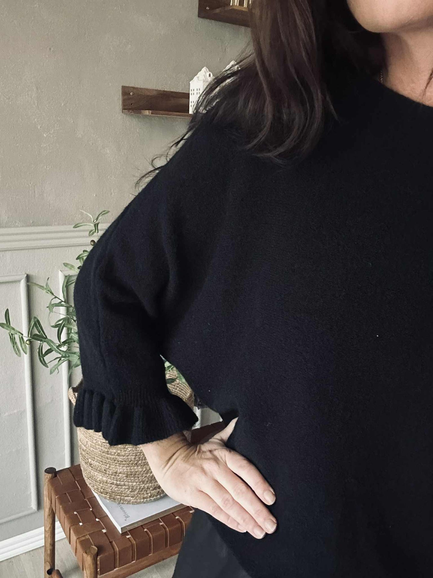 Stickad tröja Elder Flower - Black