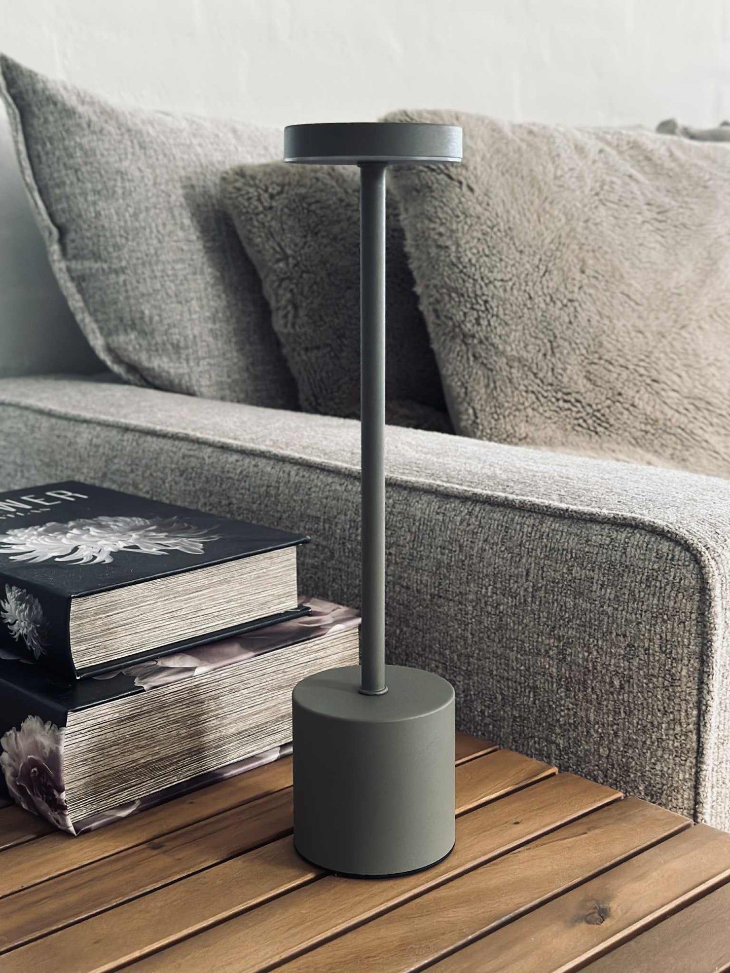 LED bordslampa KELLY Taupe - uppladdningsbar