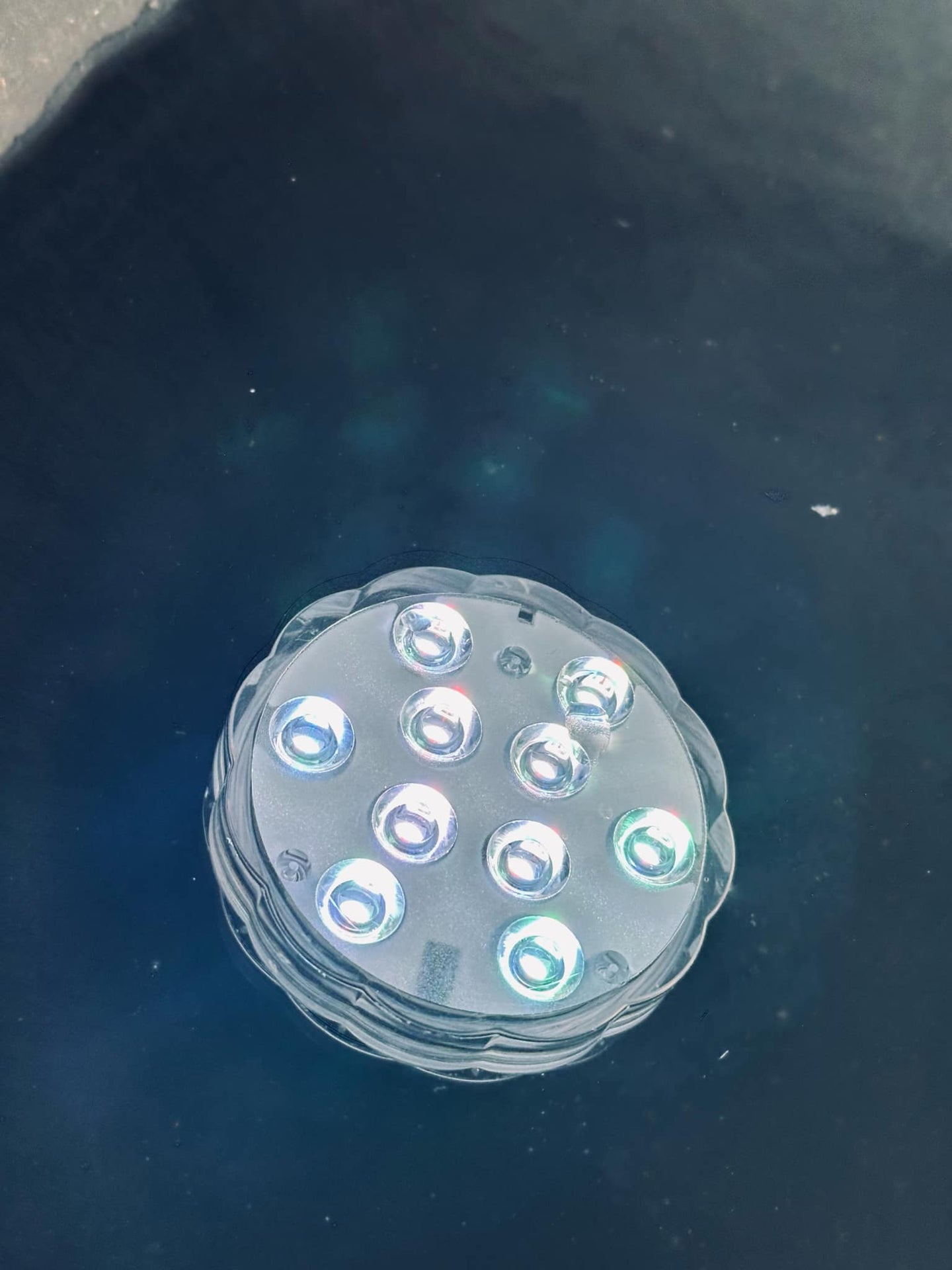 Vattentät undervattensbelysning