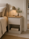 Sängbord - Hickory / cashmere med 1 låda
