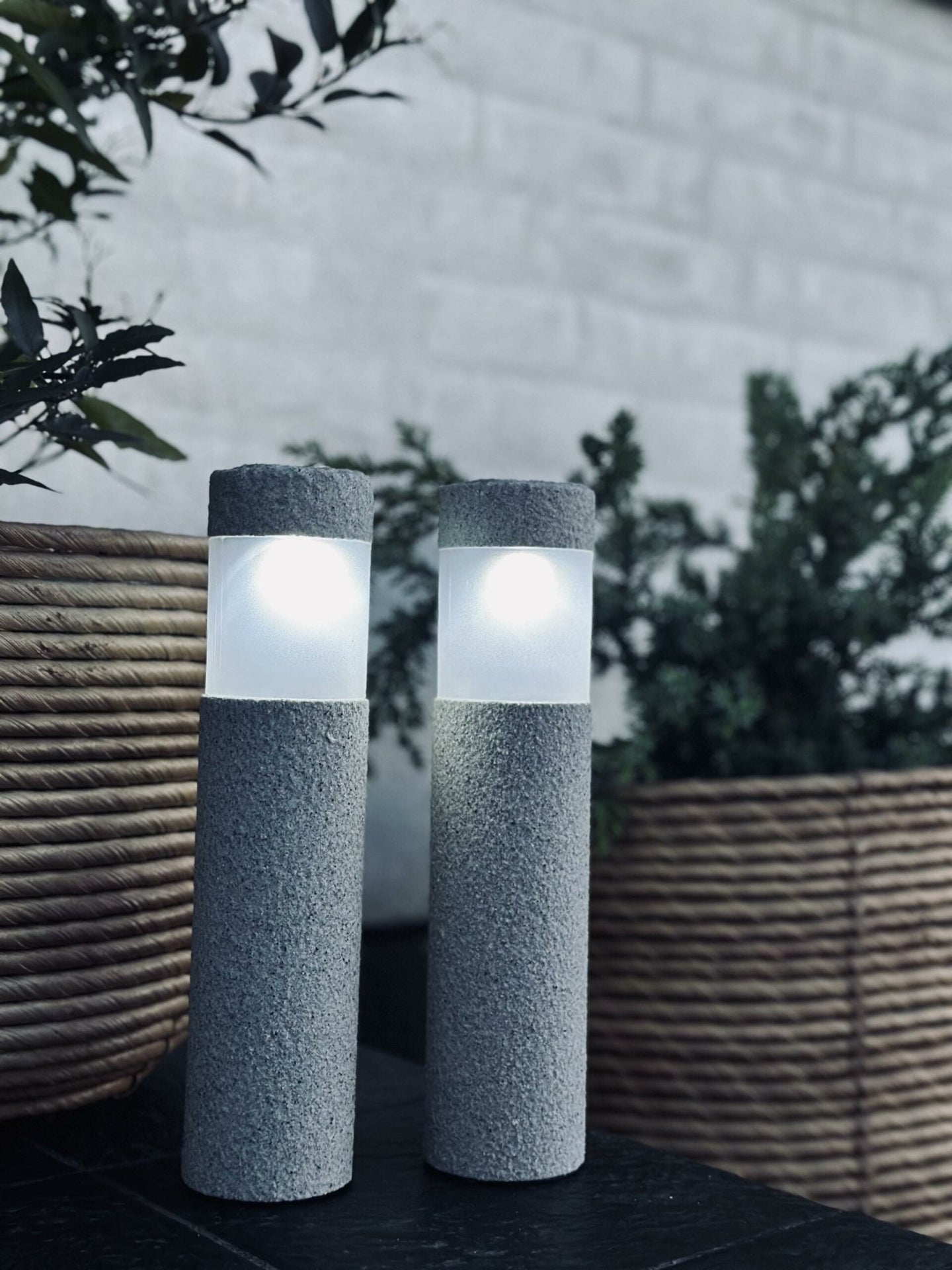 Fakkel med solceller Stone look – Sæt med 2 stk - VIAMAJA.DK