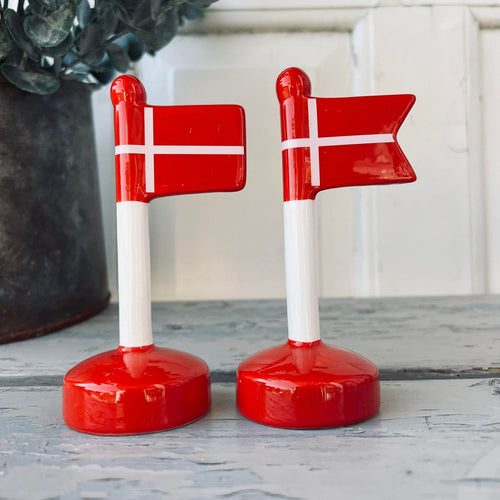 Flag dannebrog i rød keramik - 13cm - VIAMAJA.DK