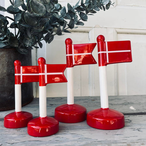 Flag dannebrog i rød keramik - 18cm - VIAMAJA.DK