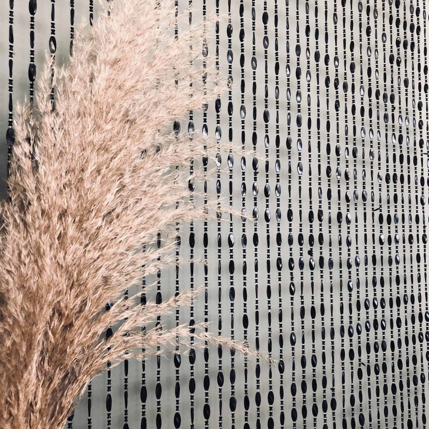 Flueforhæng i sorte perler - VIAMAJA