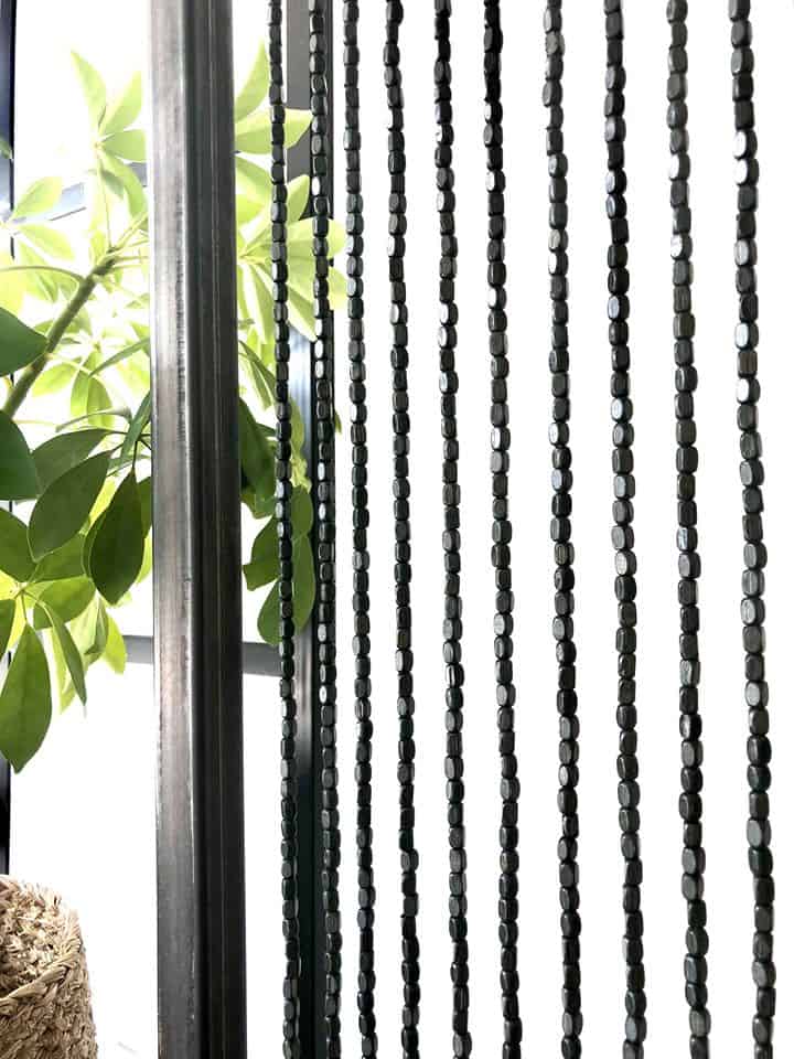 Forhæng i sorte træperler - 120x200cm - Ekstra bred - VIAMAJA.DK