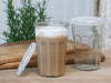 Franskt latte kaffeglas med räfflor och lock – 500 ml