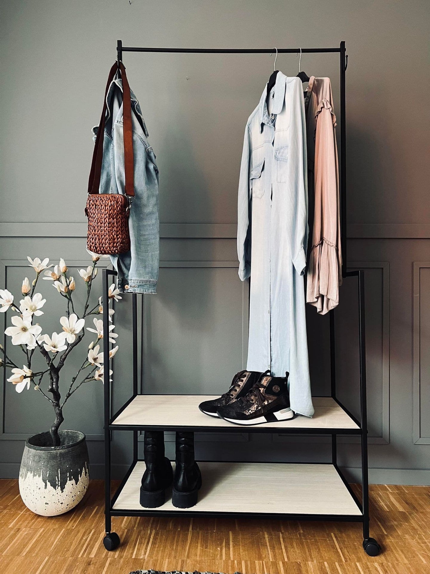 Garderobe på hjul - 2.Sortering - VIAMAJA.DK