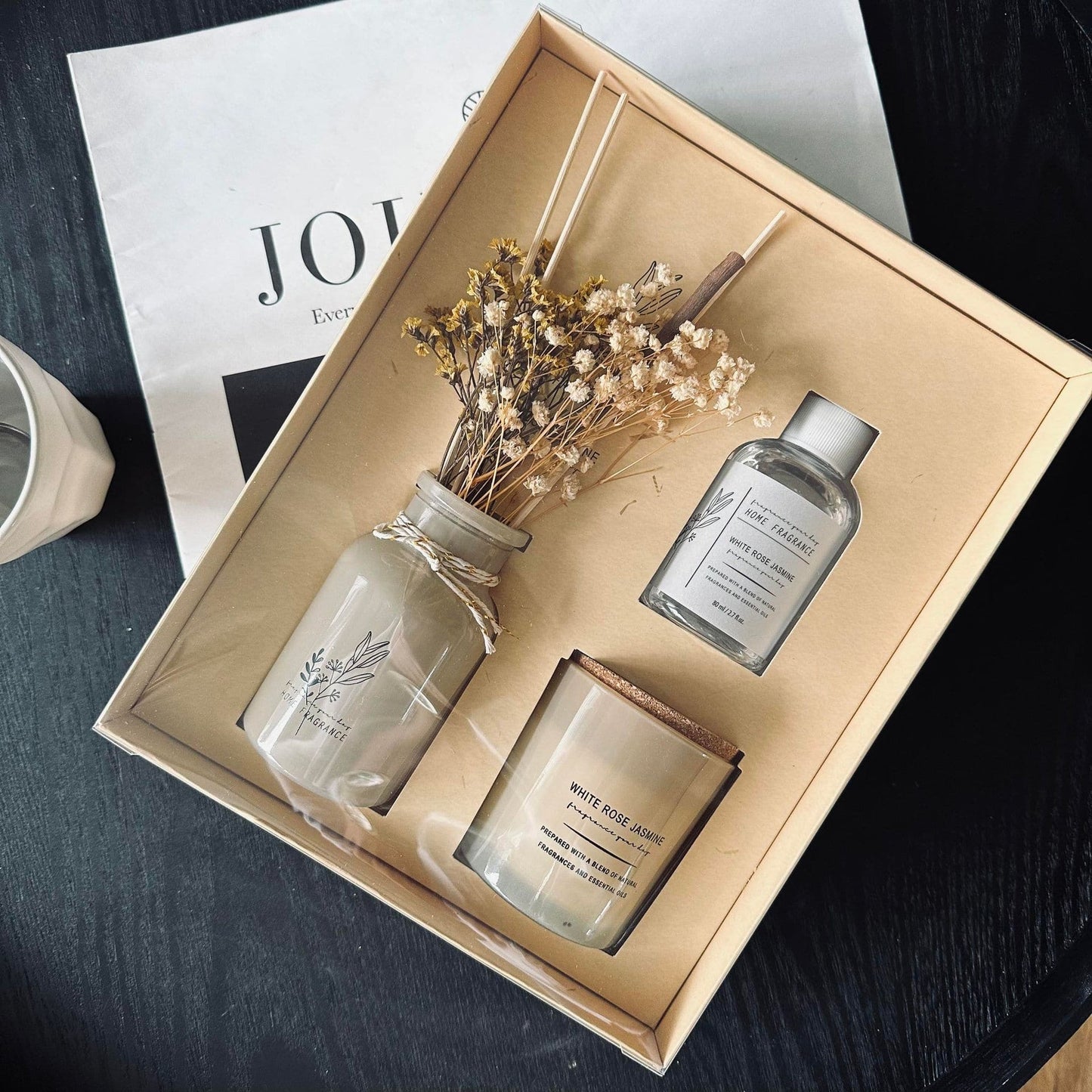 Gavesæt med duft og blomster - White Jasmin - VIAMAJA.DK