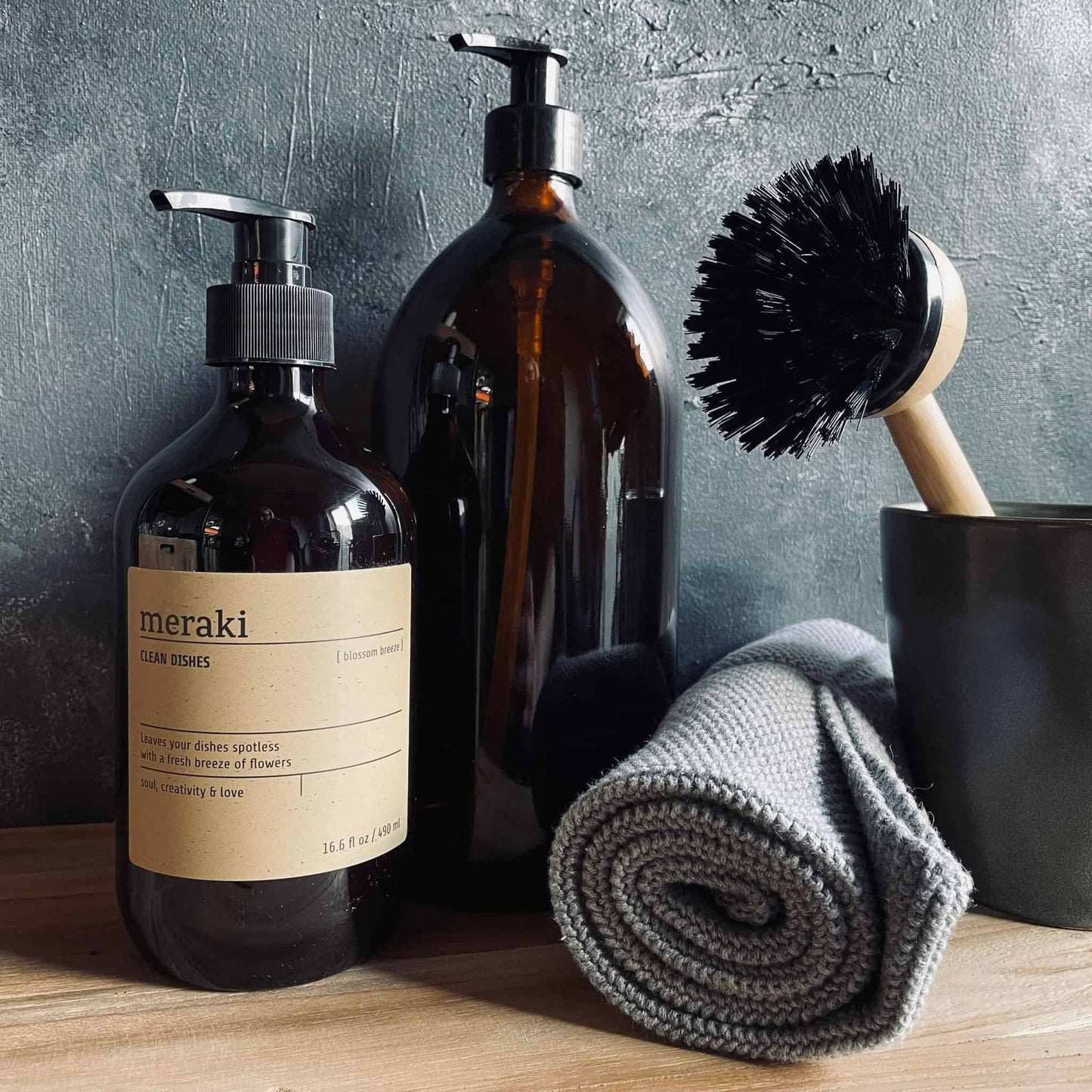 Genbrugsflaske med pumpe - 1. L - Brunt glas - VIAMAJA.DK