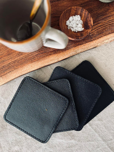 Glasbrik / Coaster - 4 stk Sort bøffellæder - VIAMAJA.DK