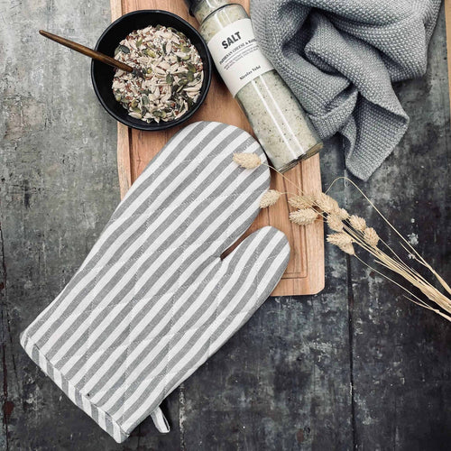 Grillhandske i quilt - Grå strib - VIAMAJA.DK