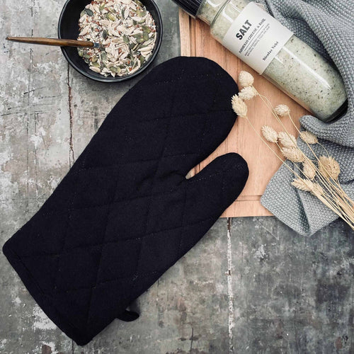 Grillhandske i sort quilt - VIAMAJA.DK