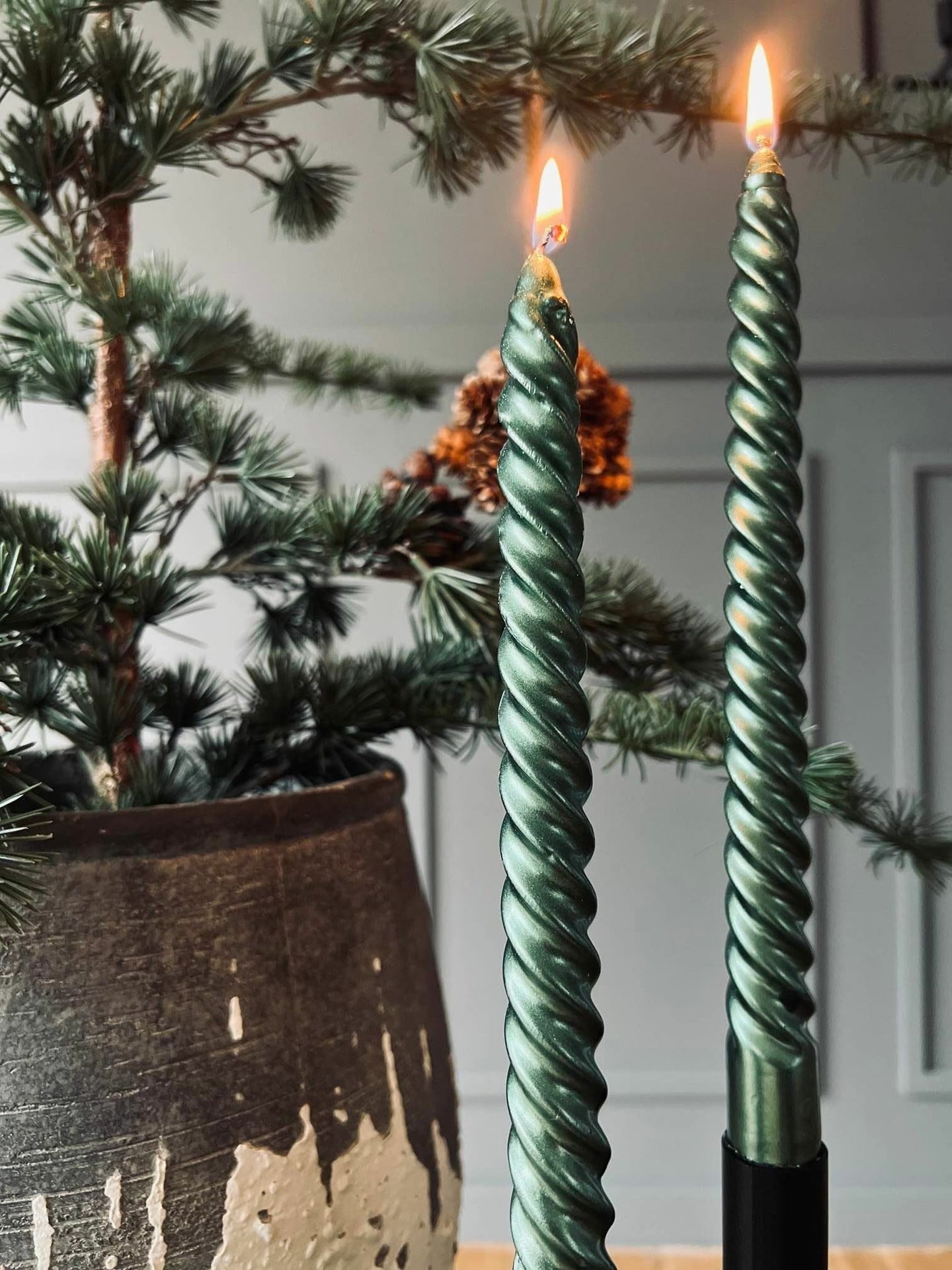 Grønne stearinlys - 2 stk grøn snoet - VIAMAJA.DK