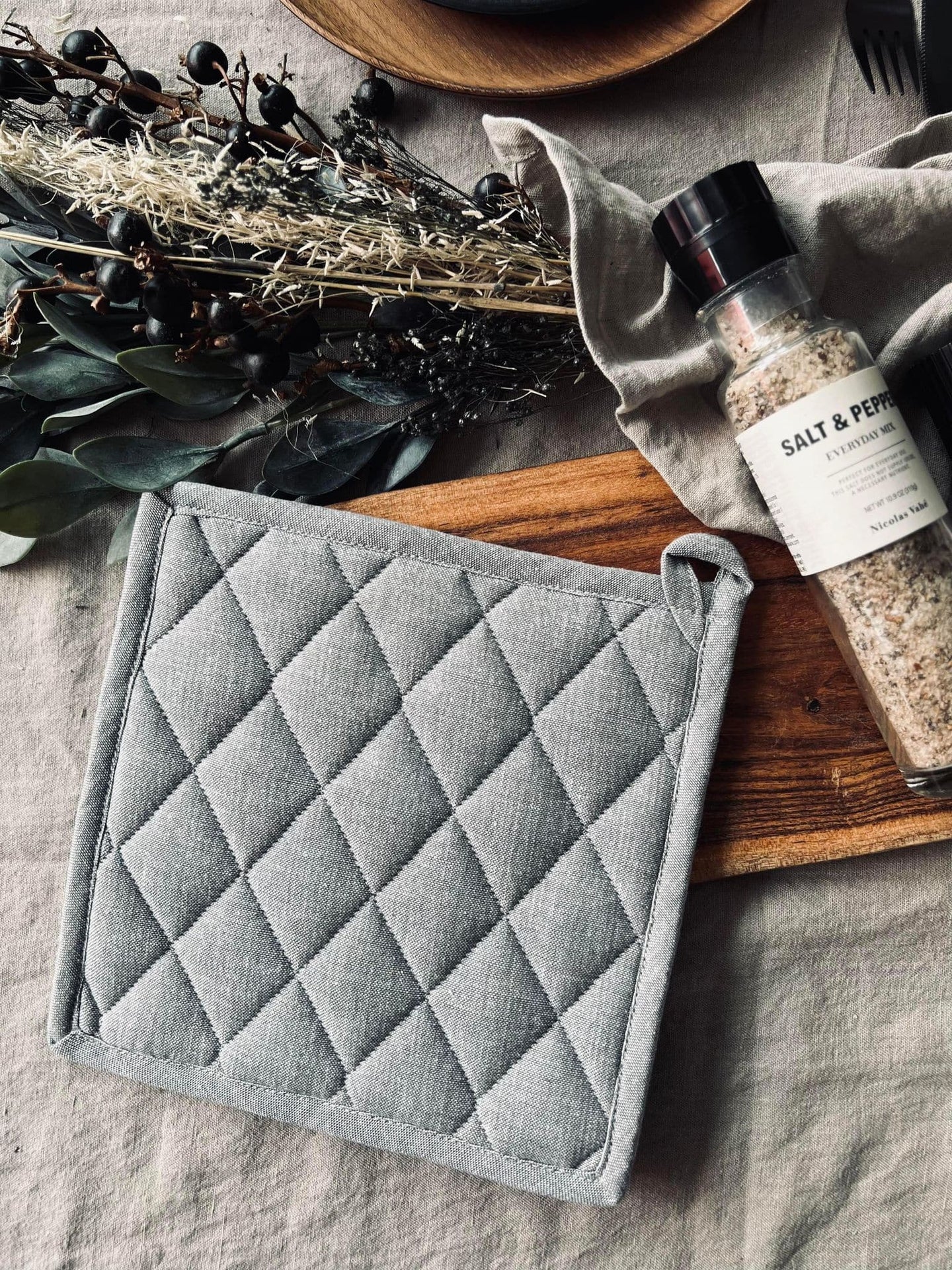 Grydelap - Lys grå quilt - VIAMAJA.DK