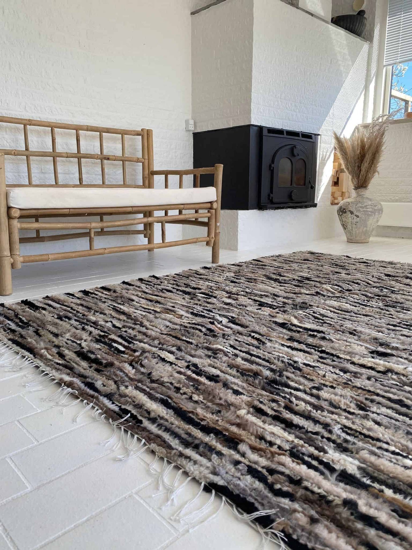 Gulvtæppe i håndsyet lammeskind – 150x200 - VIAMAJA.DK