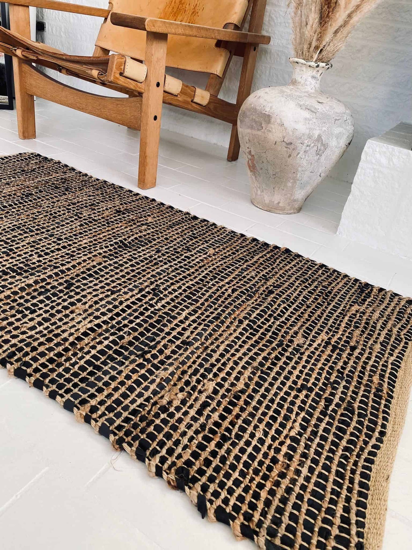 Gulvtæppe i skind og jute / bademåtte - 70x140 - VIAMAJA.DK