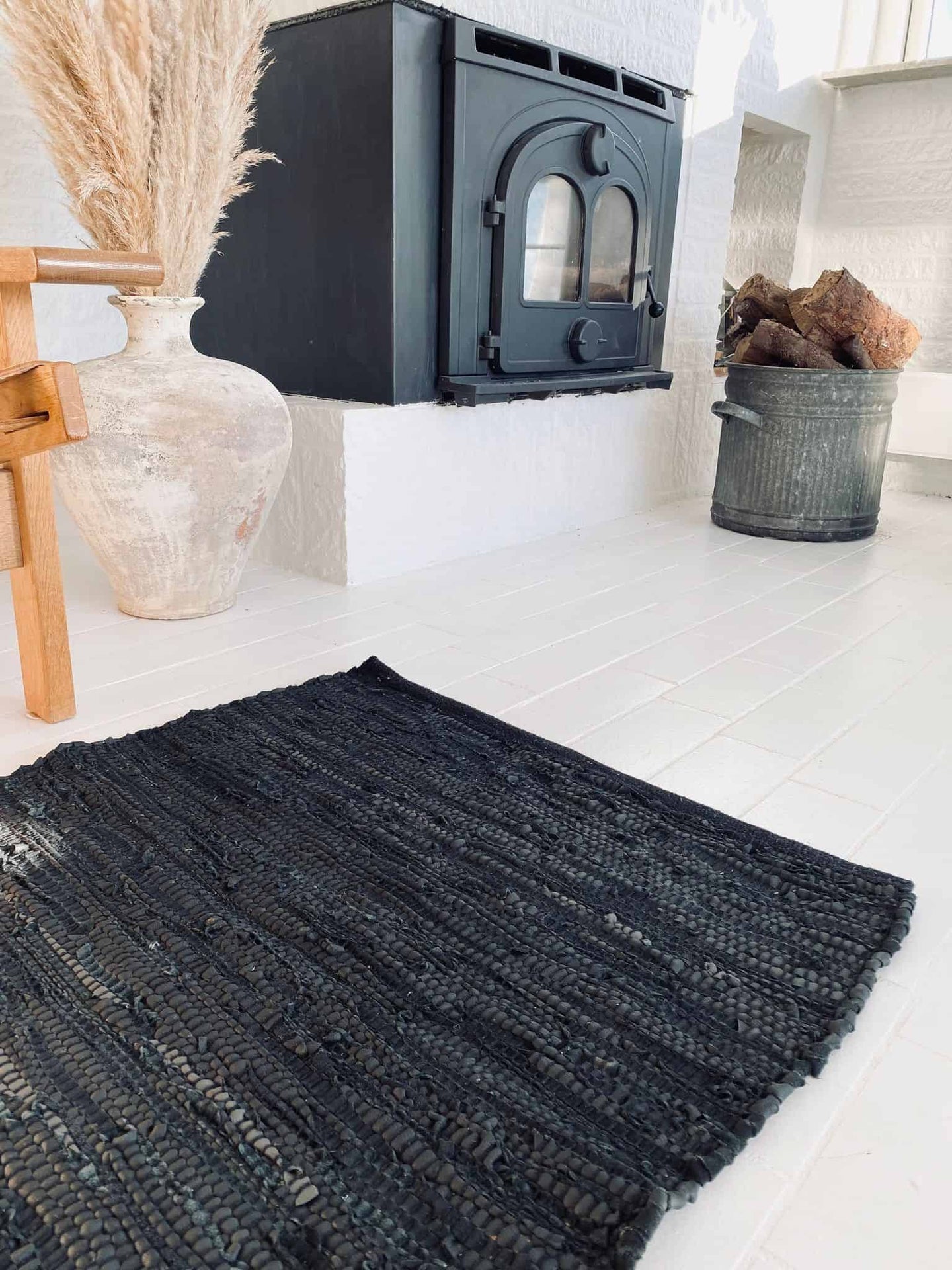 Gulvtæppe i skind – Sort 70X200cm - VIAMAJA.DK