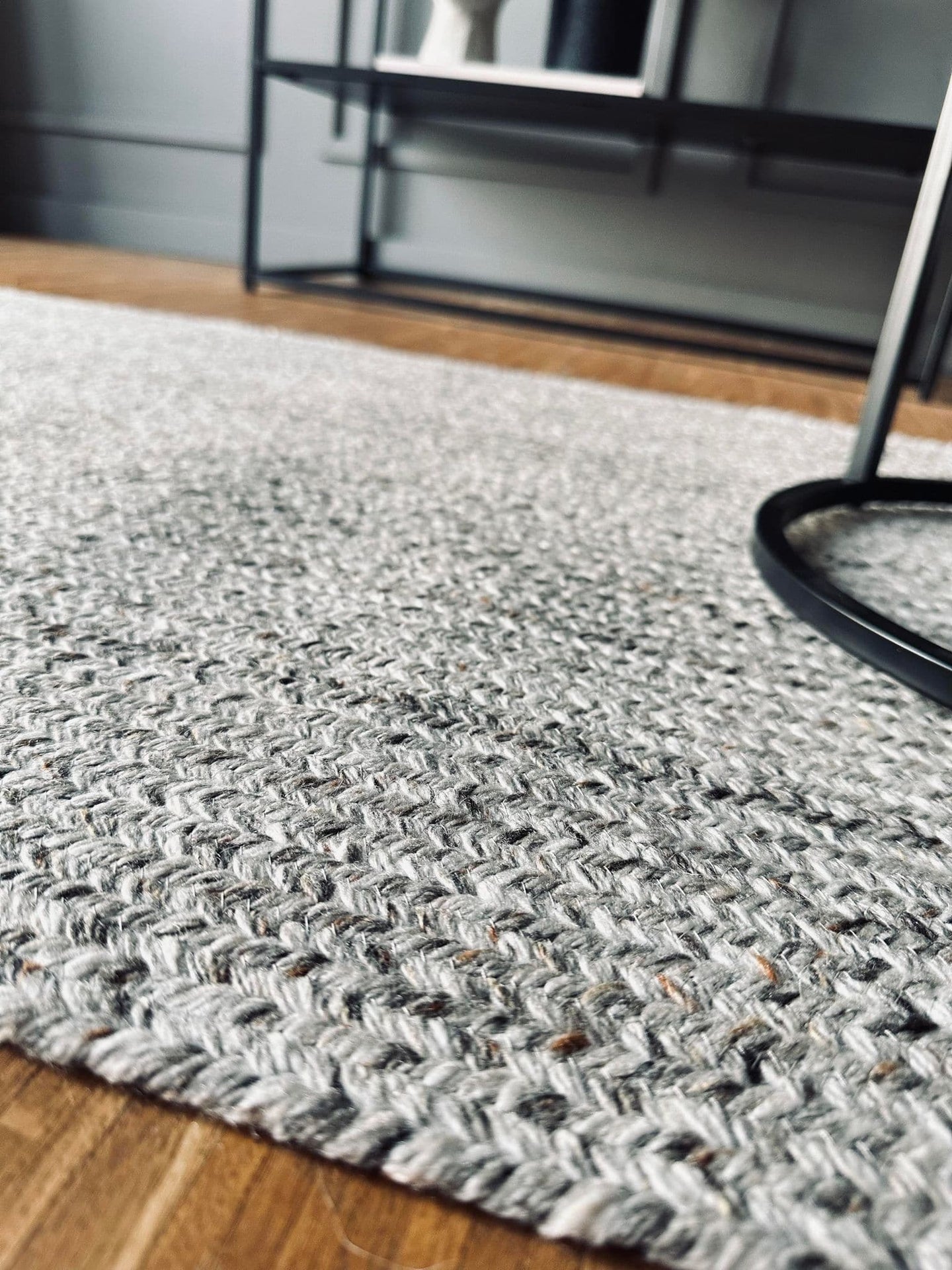 Gulvtæppe Lys Grå – Godkendt til inde og ude - VIAMAJA.DK