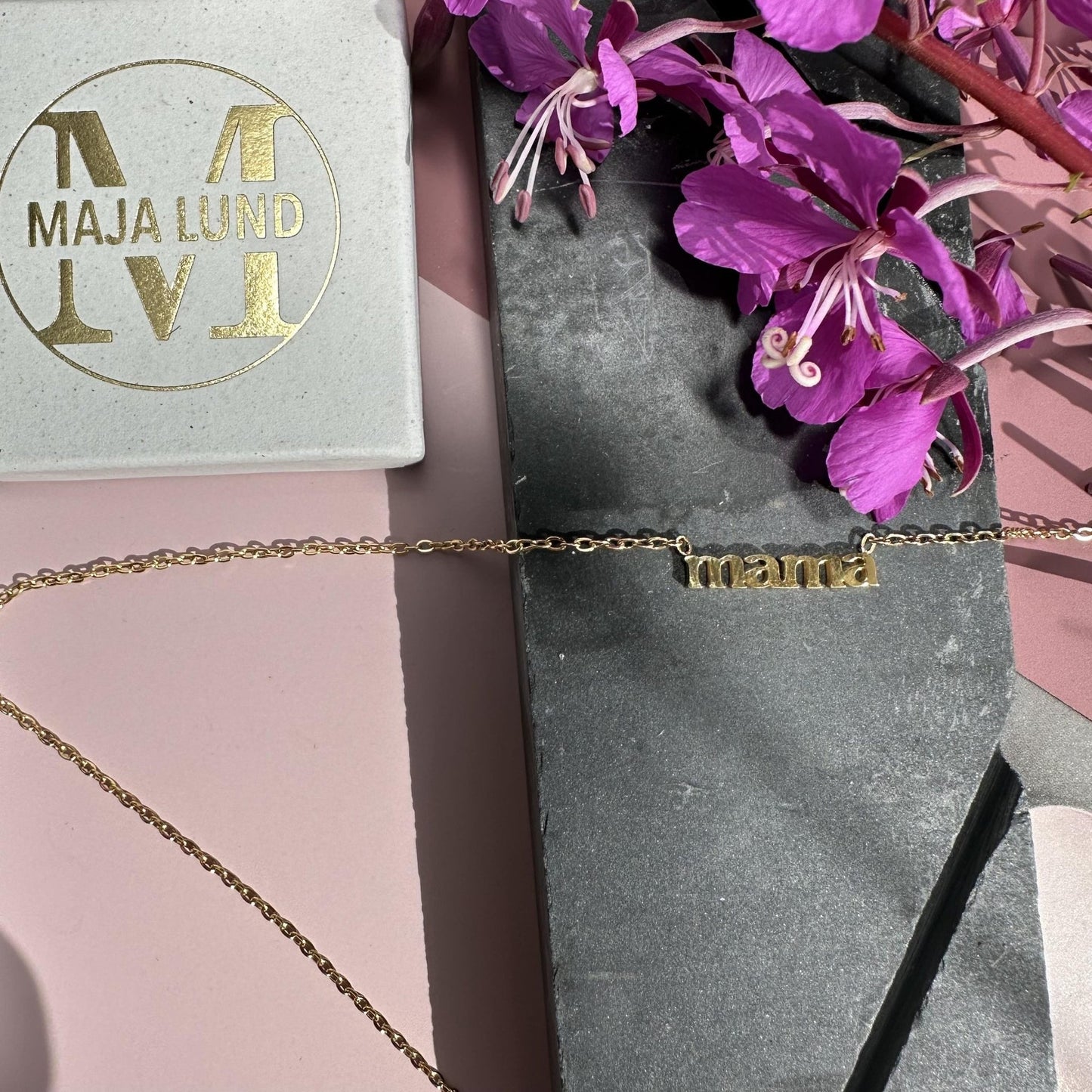 Halskæde Mama forgyldt – Vandfast - VIAMAJA.DK