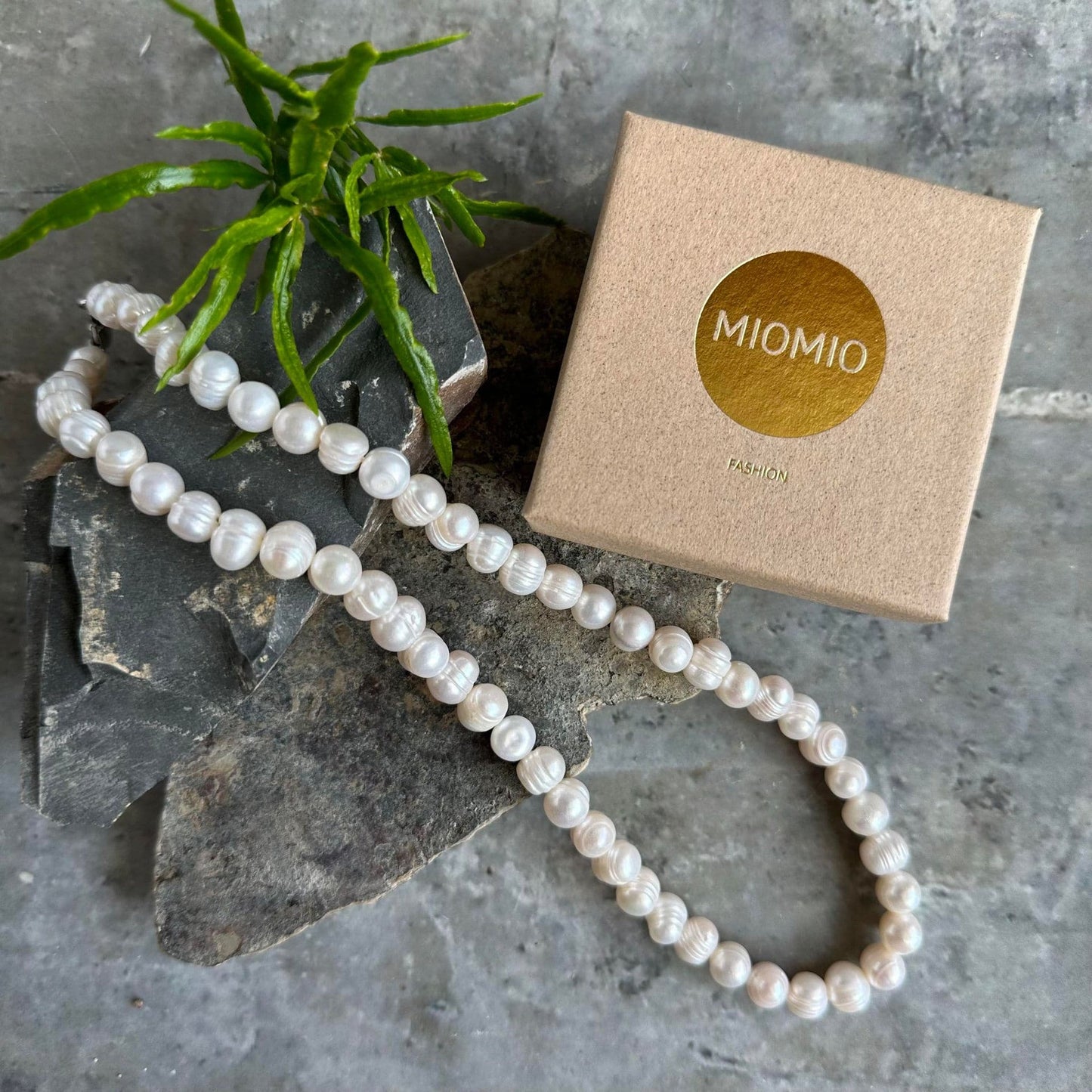 Halskæde Nadia m. store ferskvandsperler - Råhvid - VIAMAJA.DK