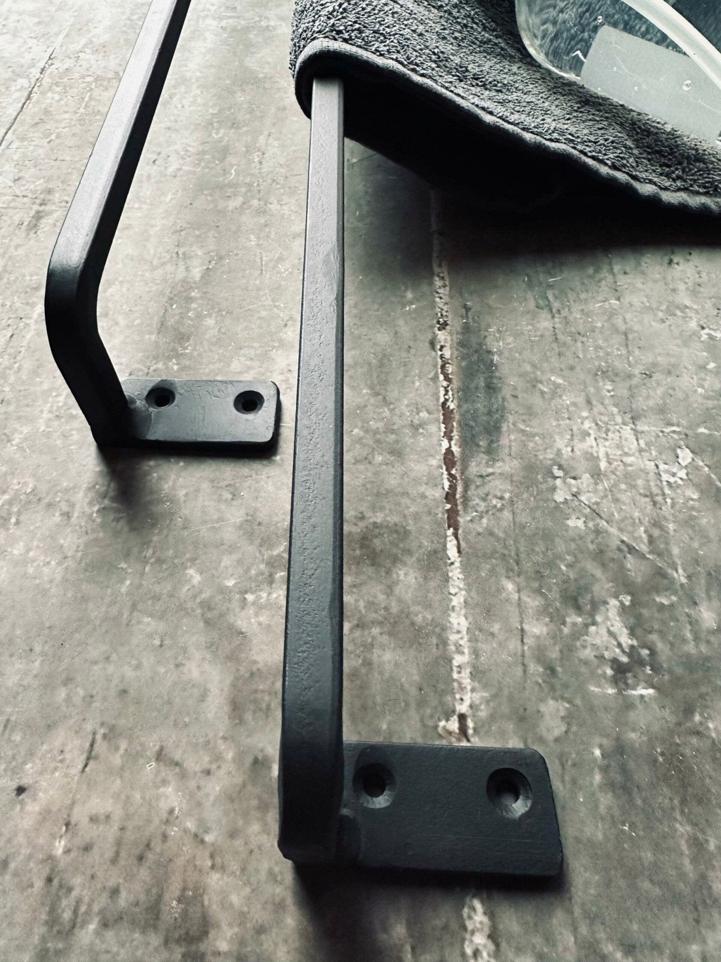 Håndklædeholder - Black 80cm - VIAMAJA.DK
