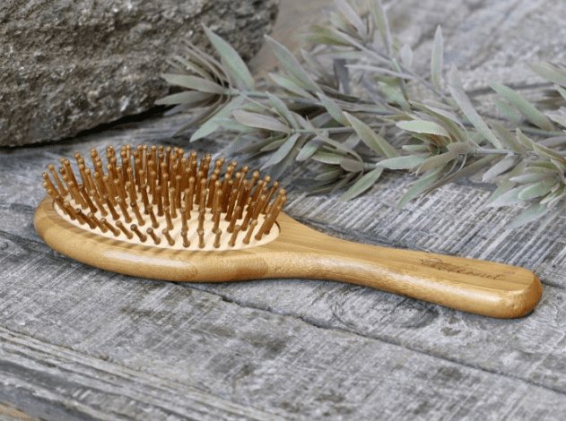 Hårbørste i bambus - VIAMAJA.DK