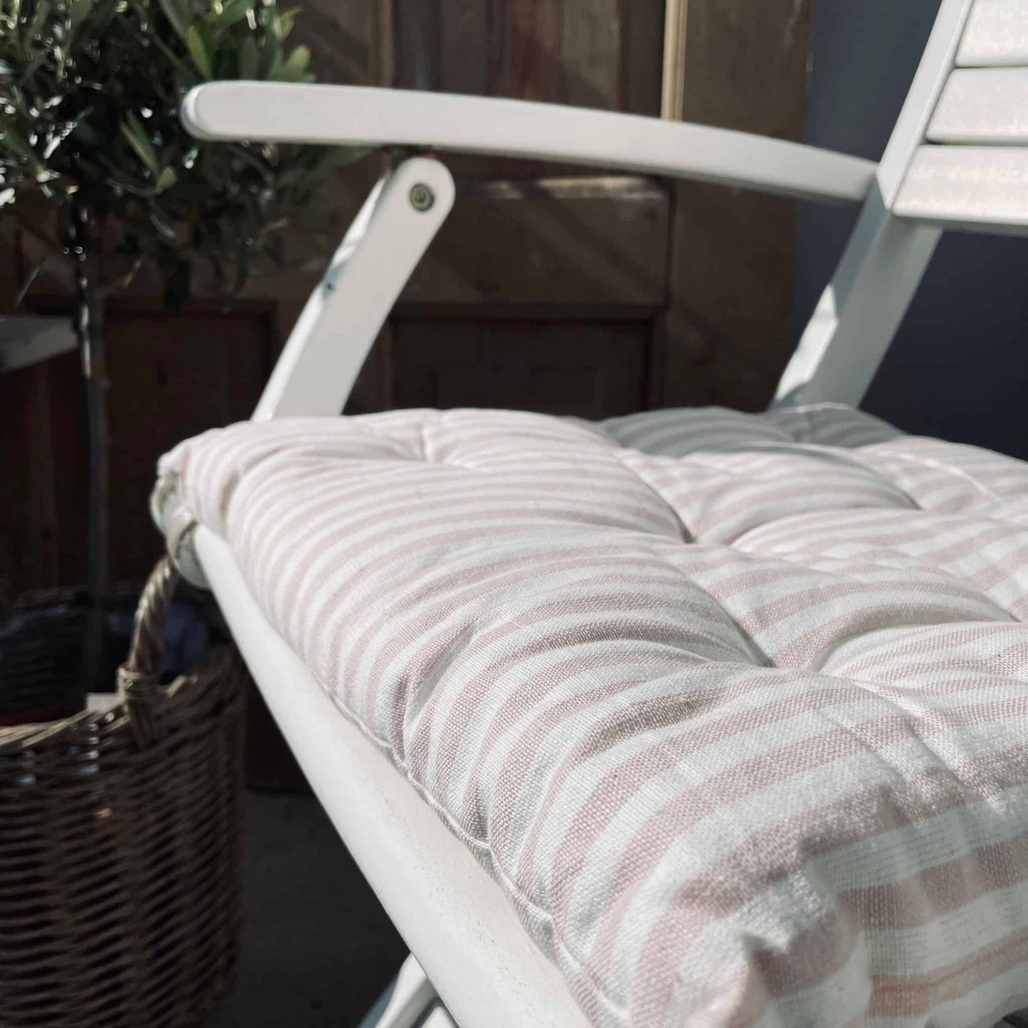 Havehynde Futon – Lyserød strib 40×40 - VIAMAJA.DK