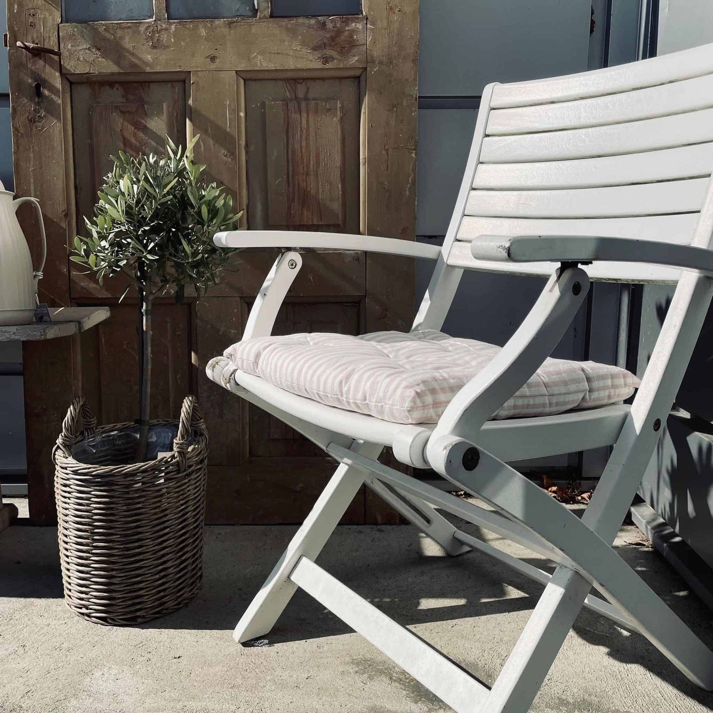 Havehynde Futon – Lyserød strib 40×40 - VIAMAJA.DK