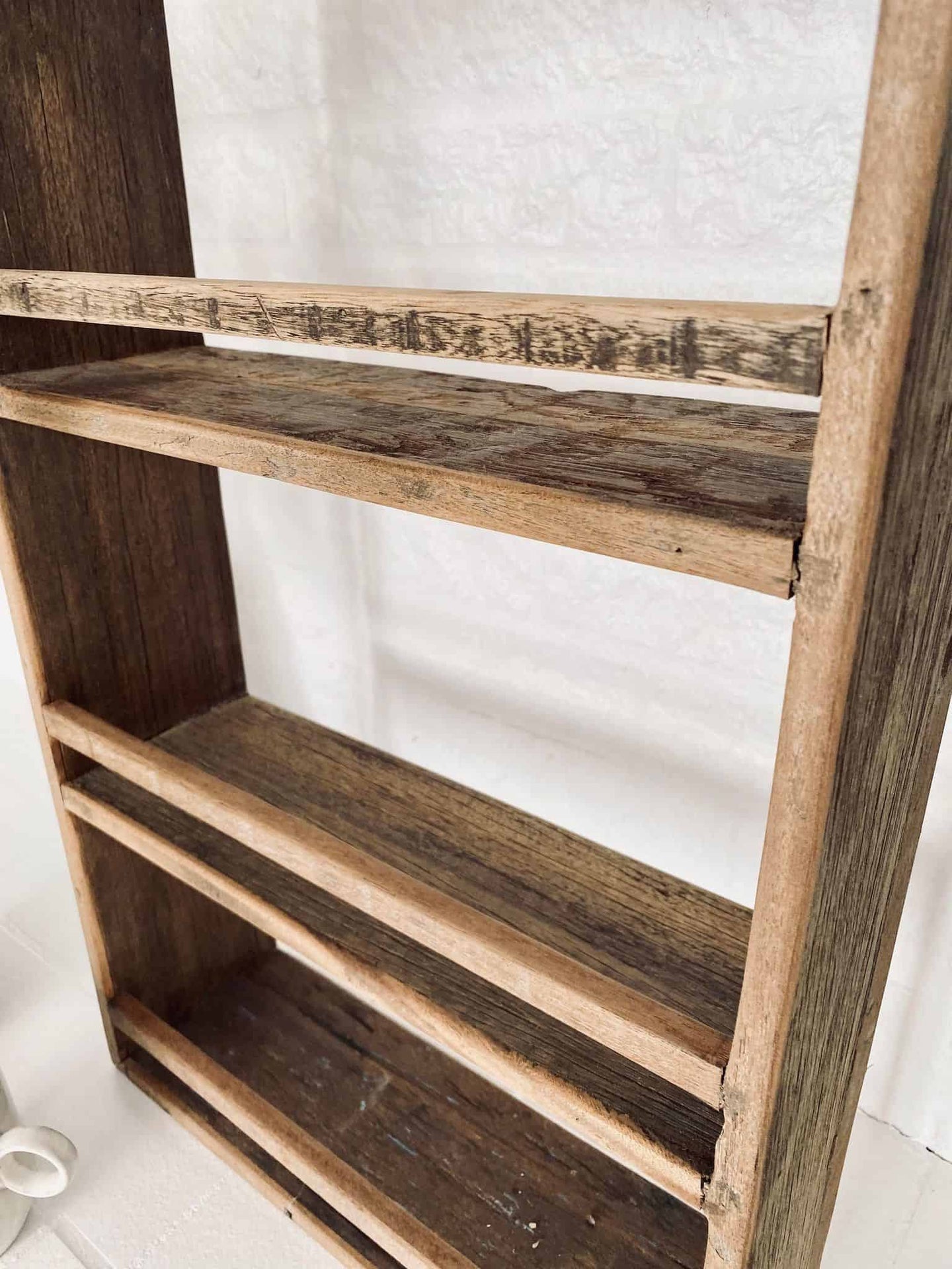 Hylde i rå træ - VIAMAJA.DK