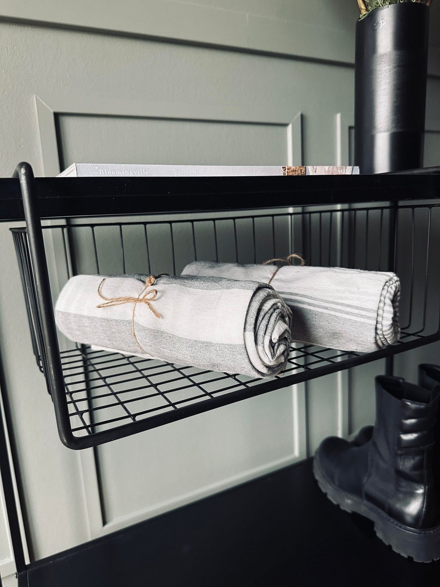 Hyldekurv Sort metal - VIAMAJA.DK